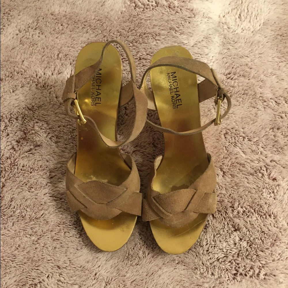 Michael Kors Suede & Cork Tan & Gold Wedge - Picture 2 of 5